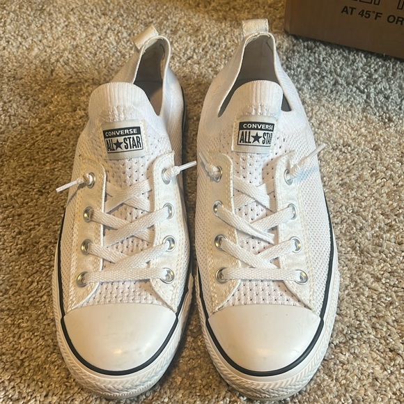 LikeNew Converse shoes - Picture 1 of 5